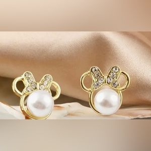 New women’s earrings